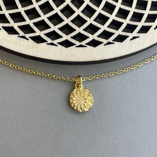 Dainty Flower of the Universe Necklace